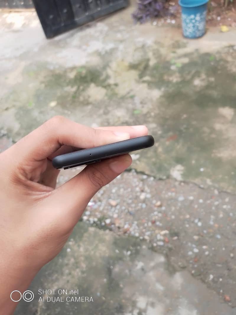 Google Pixel 4 8