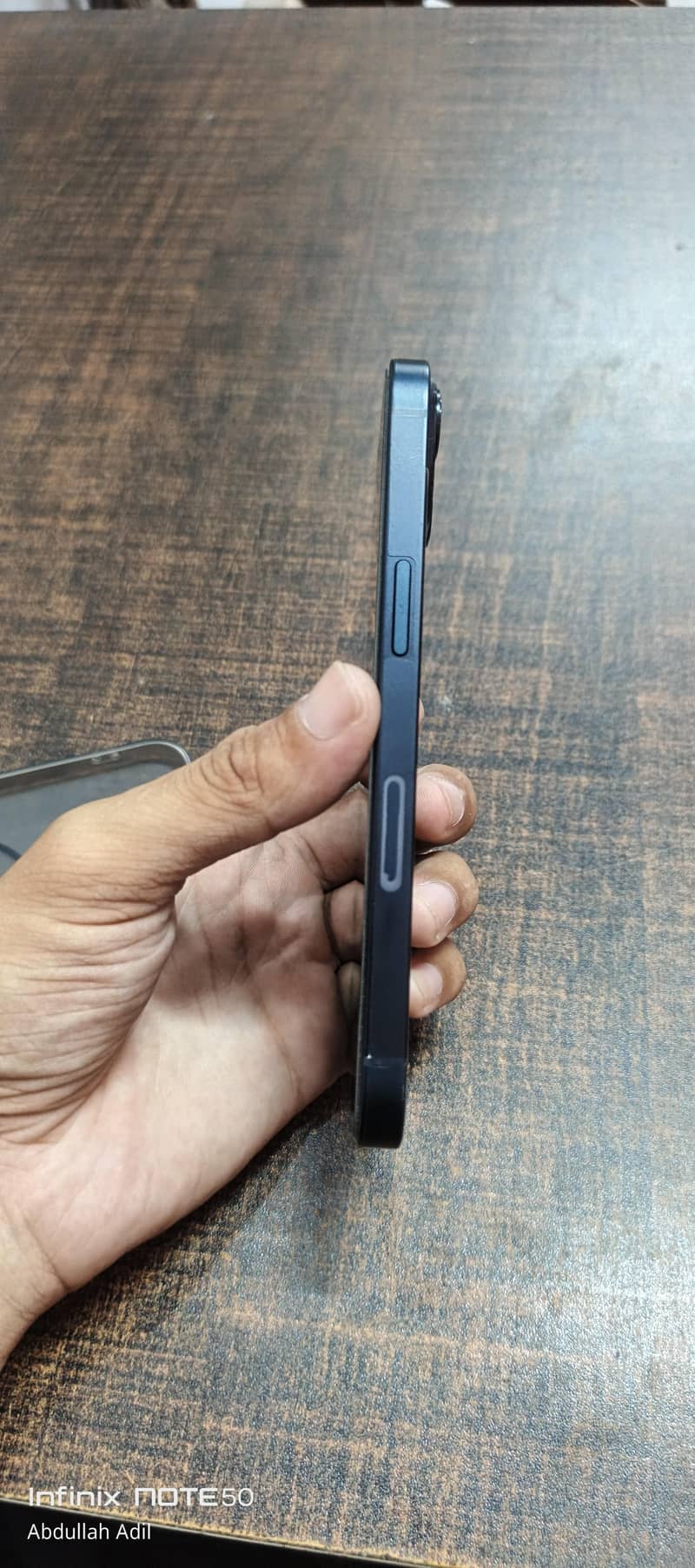 Apple iPhone 13 2