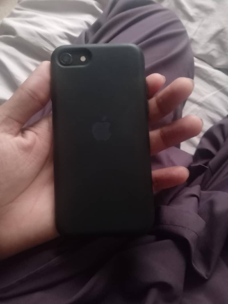 Apple iPhone 8 1