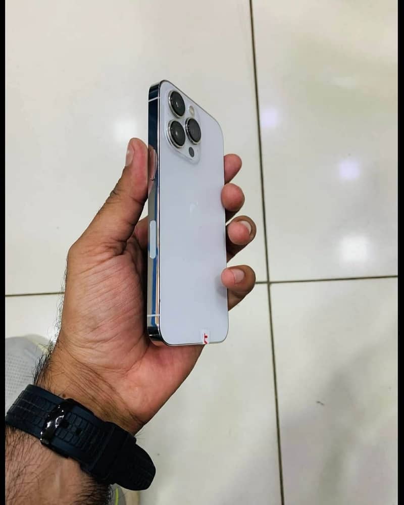 Apple iPhone 13 Pro 3