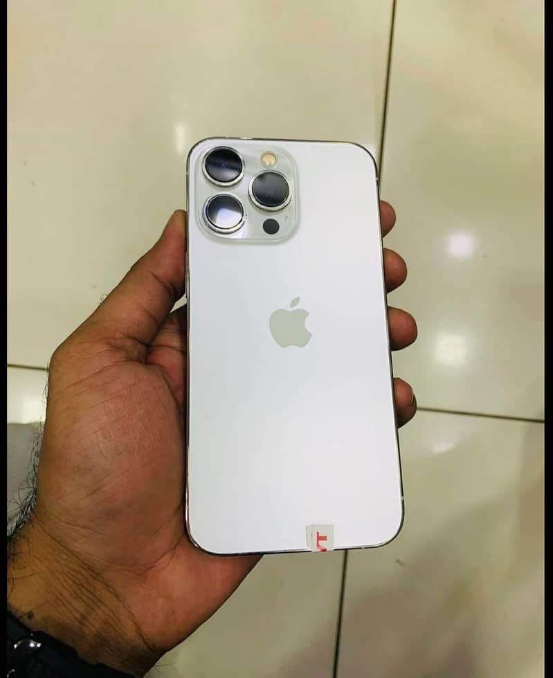 Apple iPhone 13 Pro 4