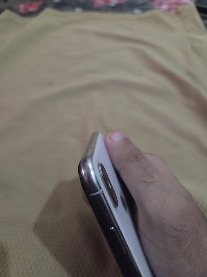 Apple iPhone X 5