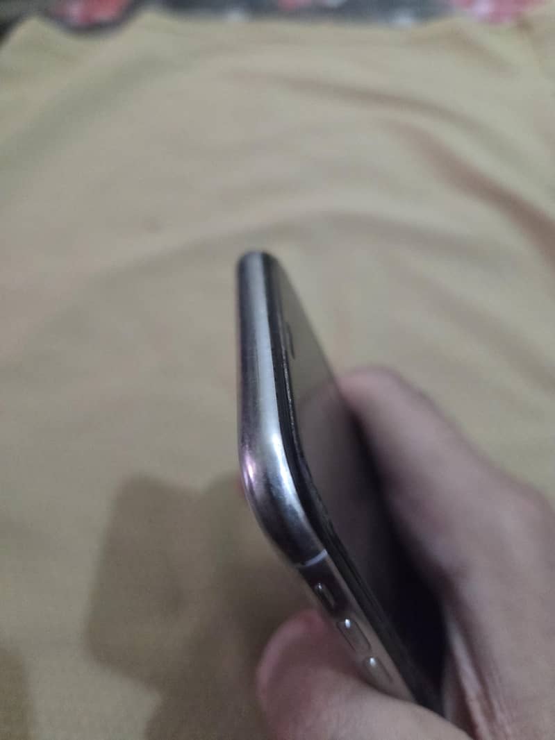 Apple iPhone X 6