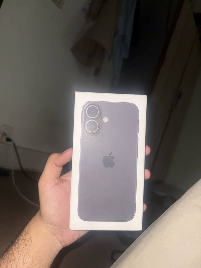 Apple iPhone 16 1