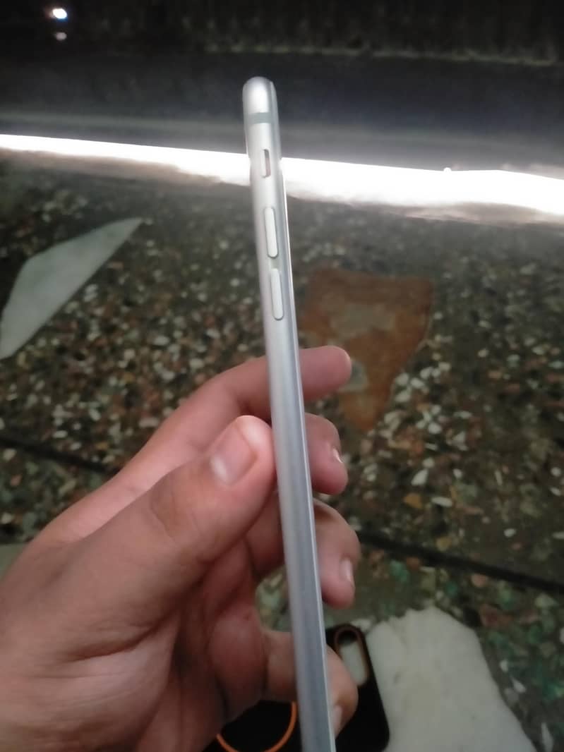 Apple iPhone 6S Plus 2