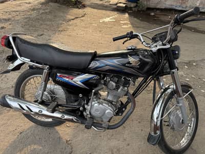 Honda CG 125 black colour