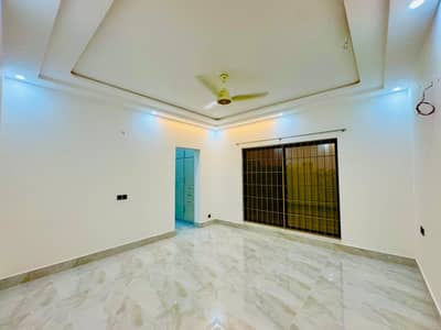 1 Kanal Ultra Modern Upper Portion for Rent Lake City M3