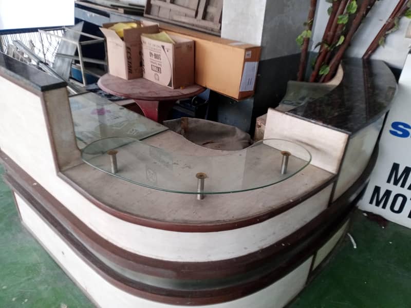 Receptionist Counters 1