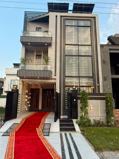 On Main 80 Ft Road, 5 Marla, 2.5 Storey House for Sale in E Block, Central Park, Lahore