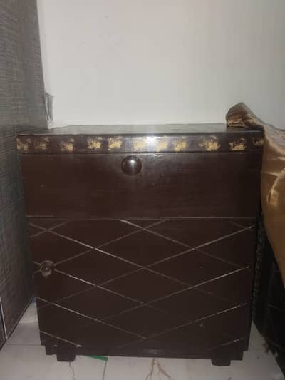 bed set with dressing table mirror and 2 side tables