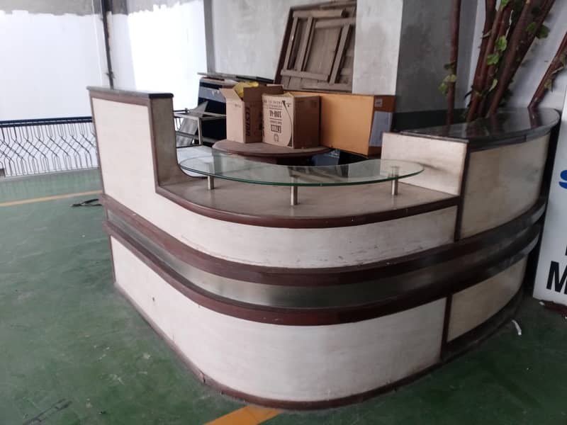 Receptionist Counters 3