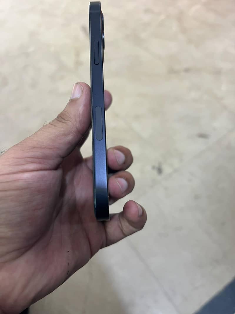 Apple iPhone 12 5