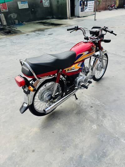 Honda CD 70 2025