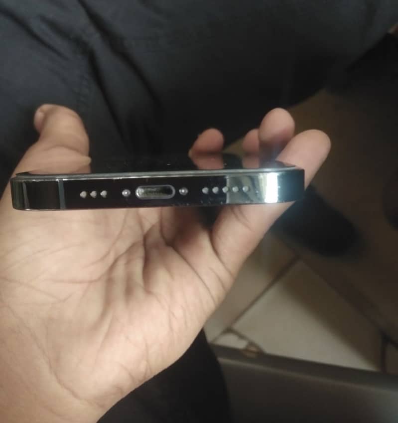 Apple iPhone 12 Pro 3