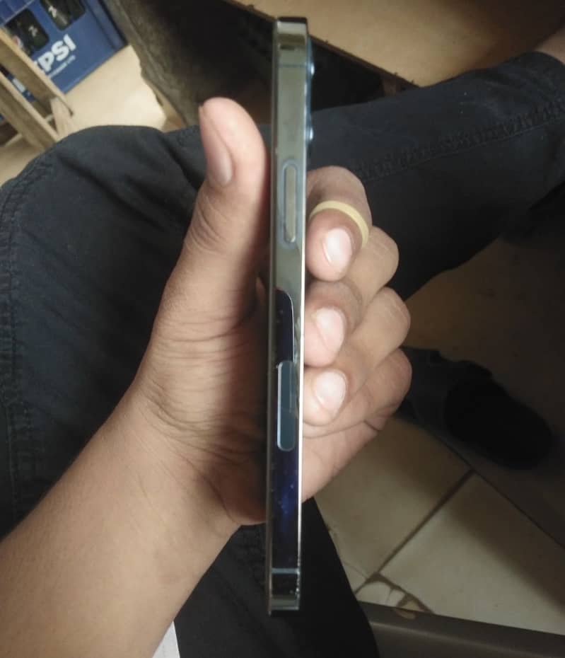 Apple iPhone 12 Pro 4