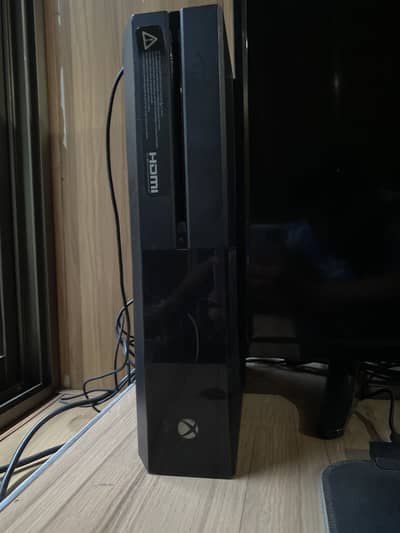 Xbox one 10by10 brand new with out control