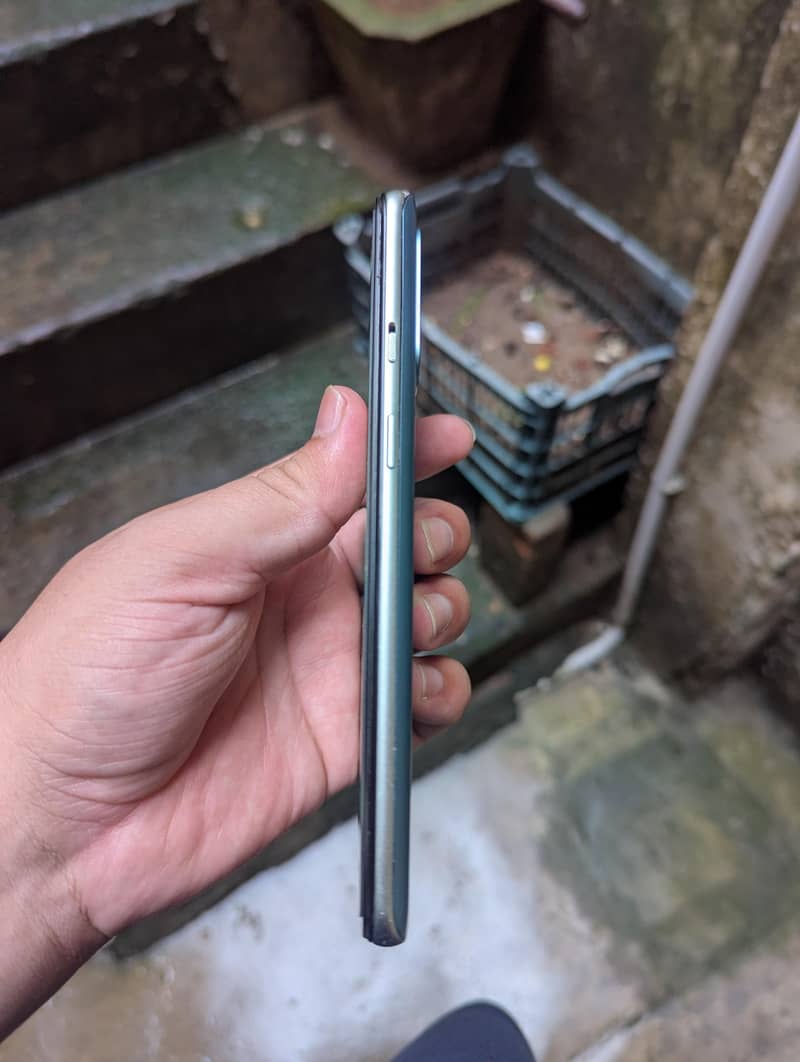 One Plus 9R 2