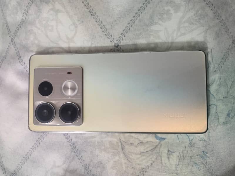 Infinix Note 40 2