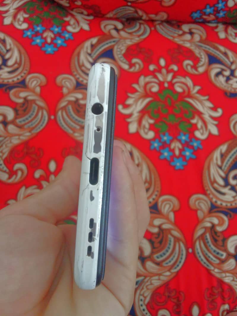 Tecno Camon 18P 4