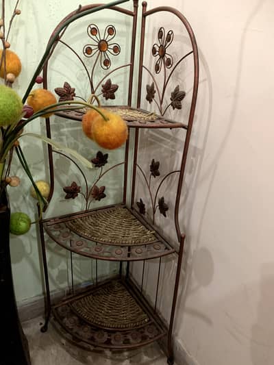 Corner Stand