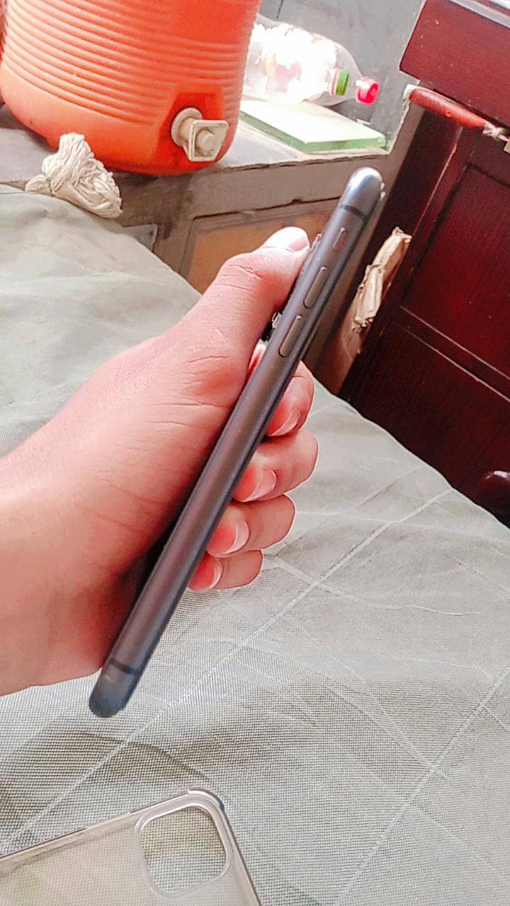 Apple iPhone 11 5