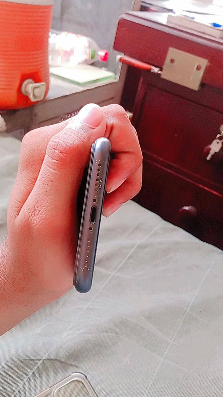 Apple iPhone 11 6