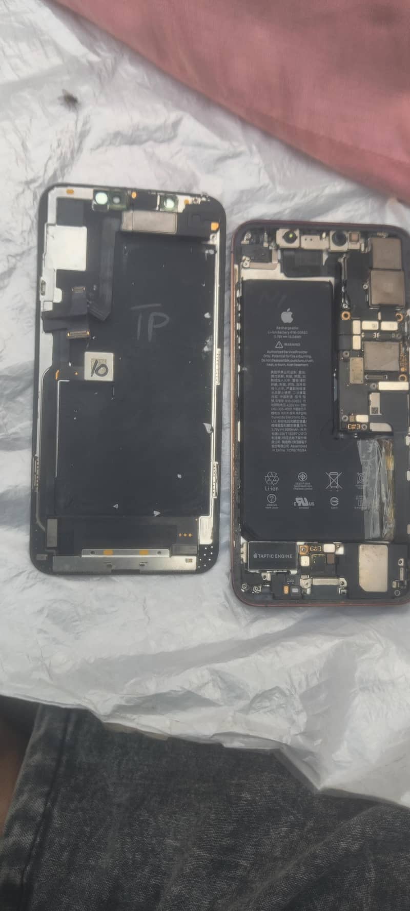 Apple iPhone 11 Pro Max 2