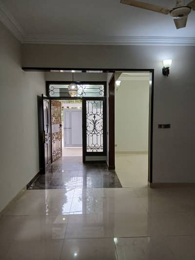 Ground floor office available on rent