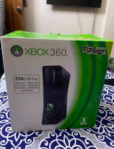 XBOX 360 with box in good condition