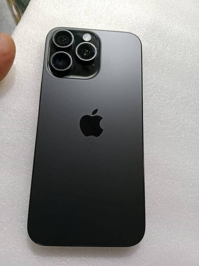 Apple iPhone 15 Pro Max 0