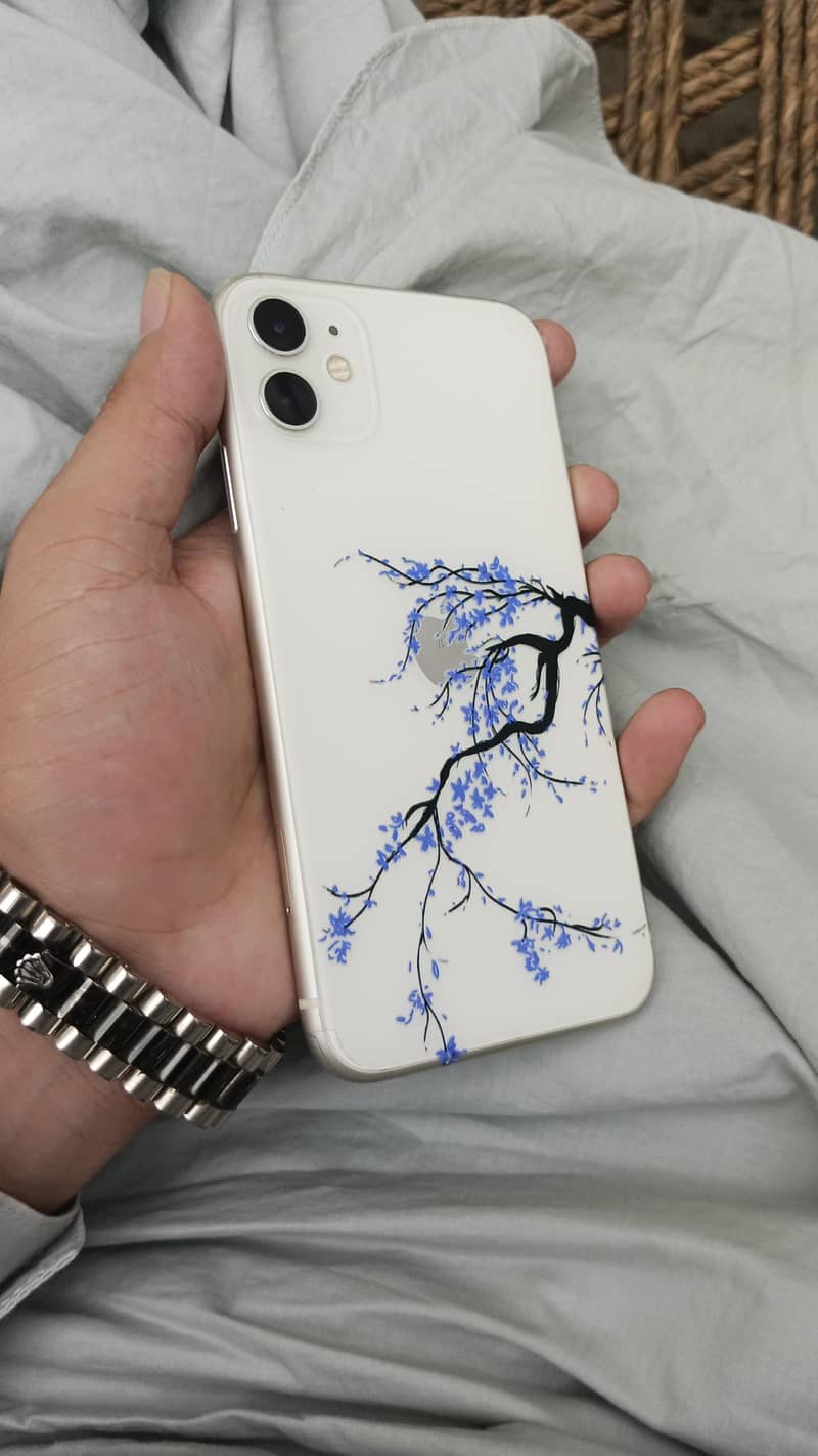 Apple iPhone 11 0