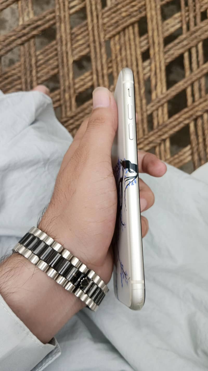 Apple iPhone 11 2