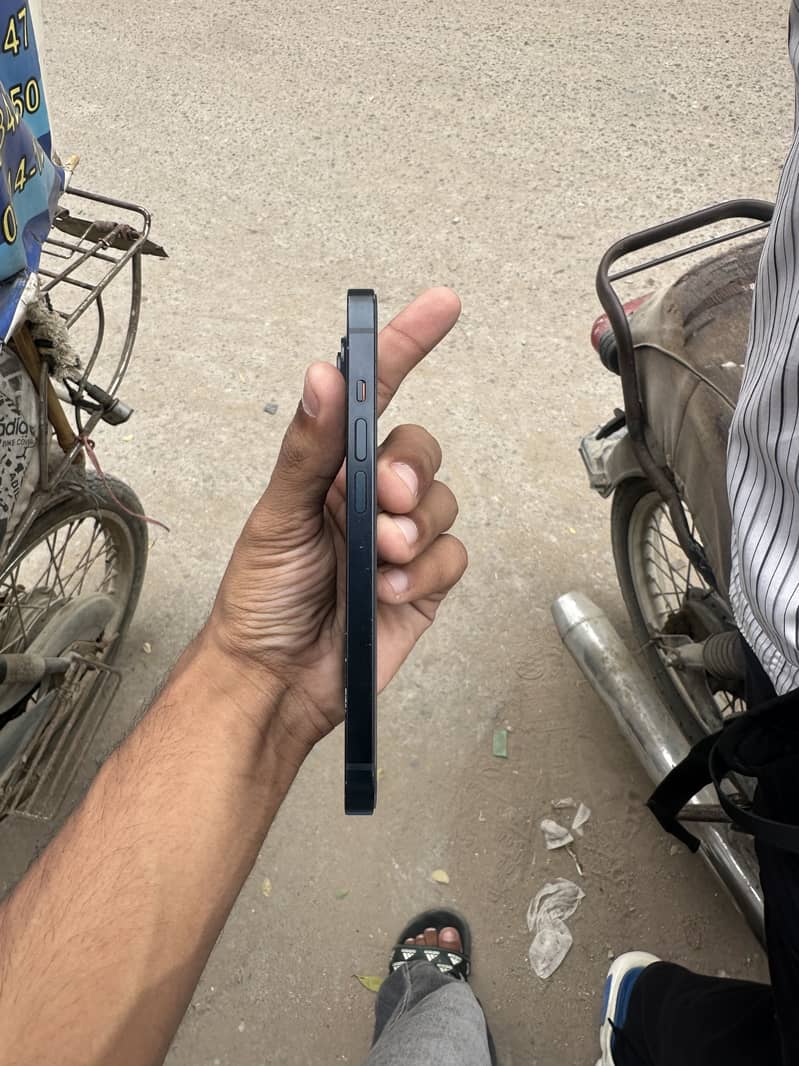 Apple iPhone 14 2