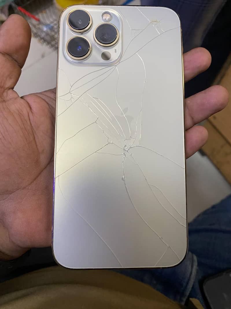 Apple iPhone 13 Pro Max 4