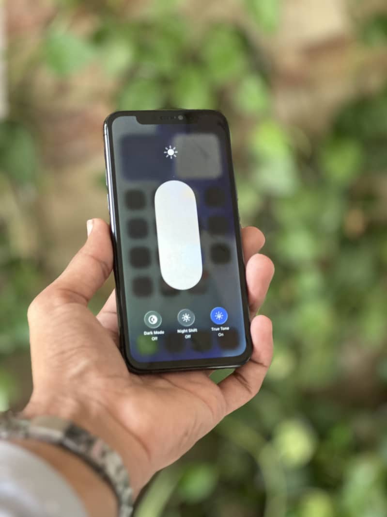 Apple iPhone 11 Pro 1