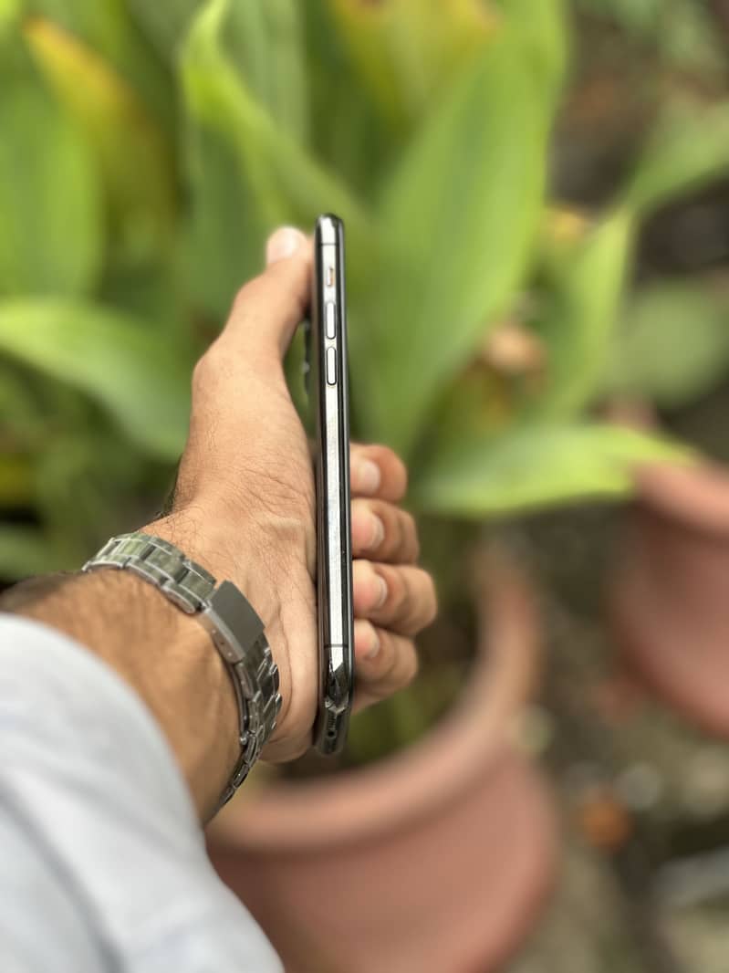 Apple iPhone 11 Pro 3