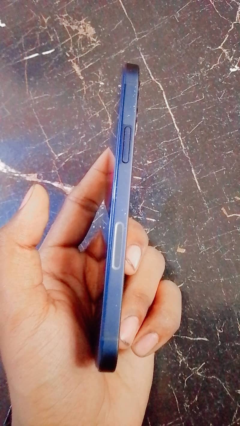 Apple iPhone 12 2