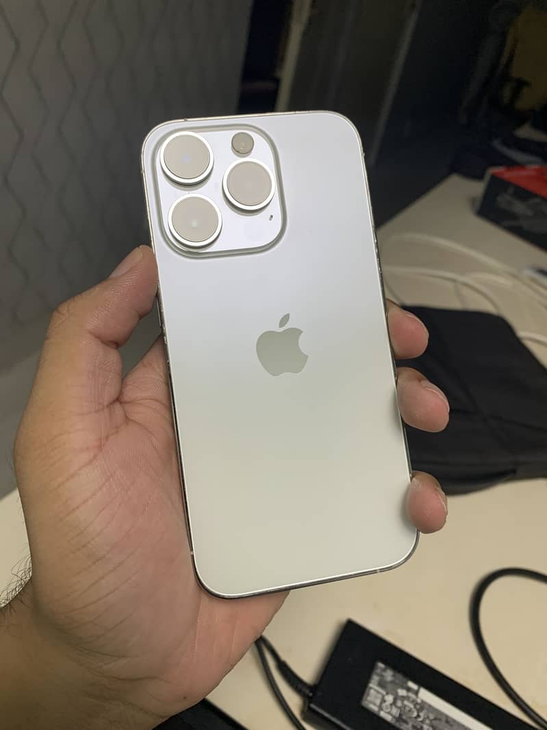Apple iPhone 14 Pro 0