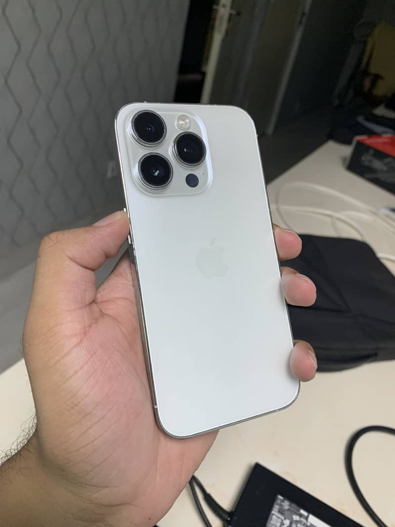 Apple iPhone 14 Pro 1