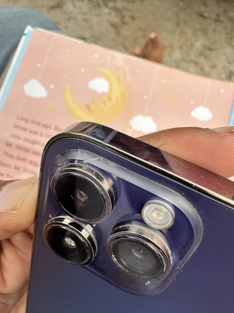 Apple iPhone 14 Pro Max 1