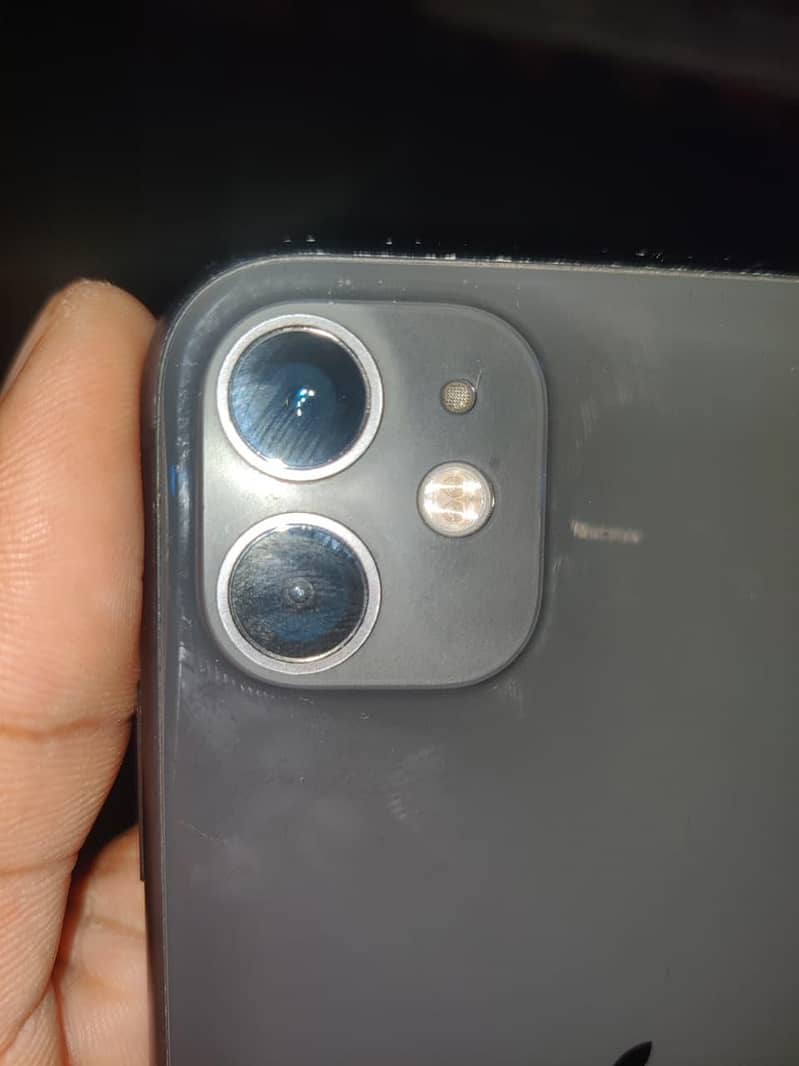 Apple iPhone 11 0