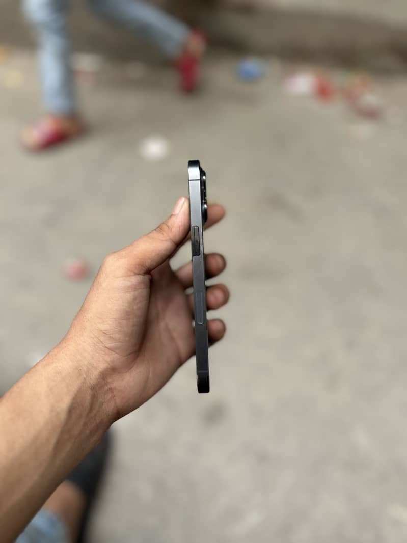 Apple iPhone 13 Pro 3