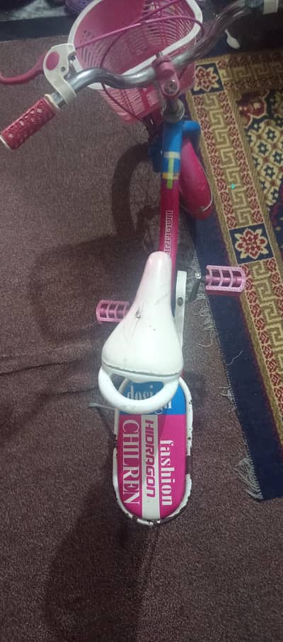 Girls cycle