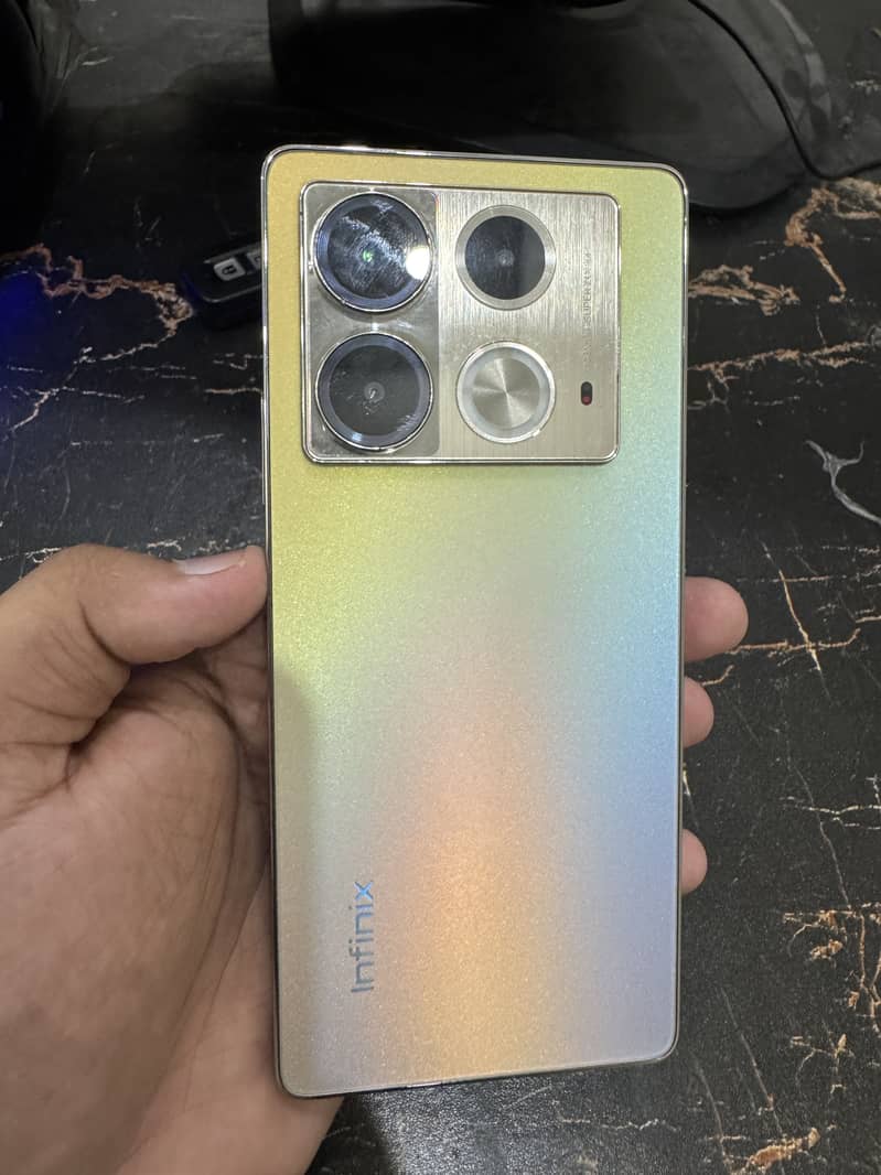 Infinix Note 40 4