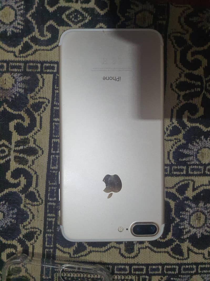 Apple iPhone 7 Plus 2