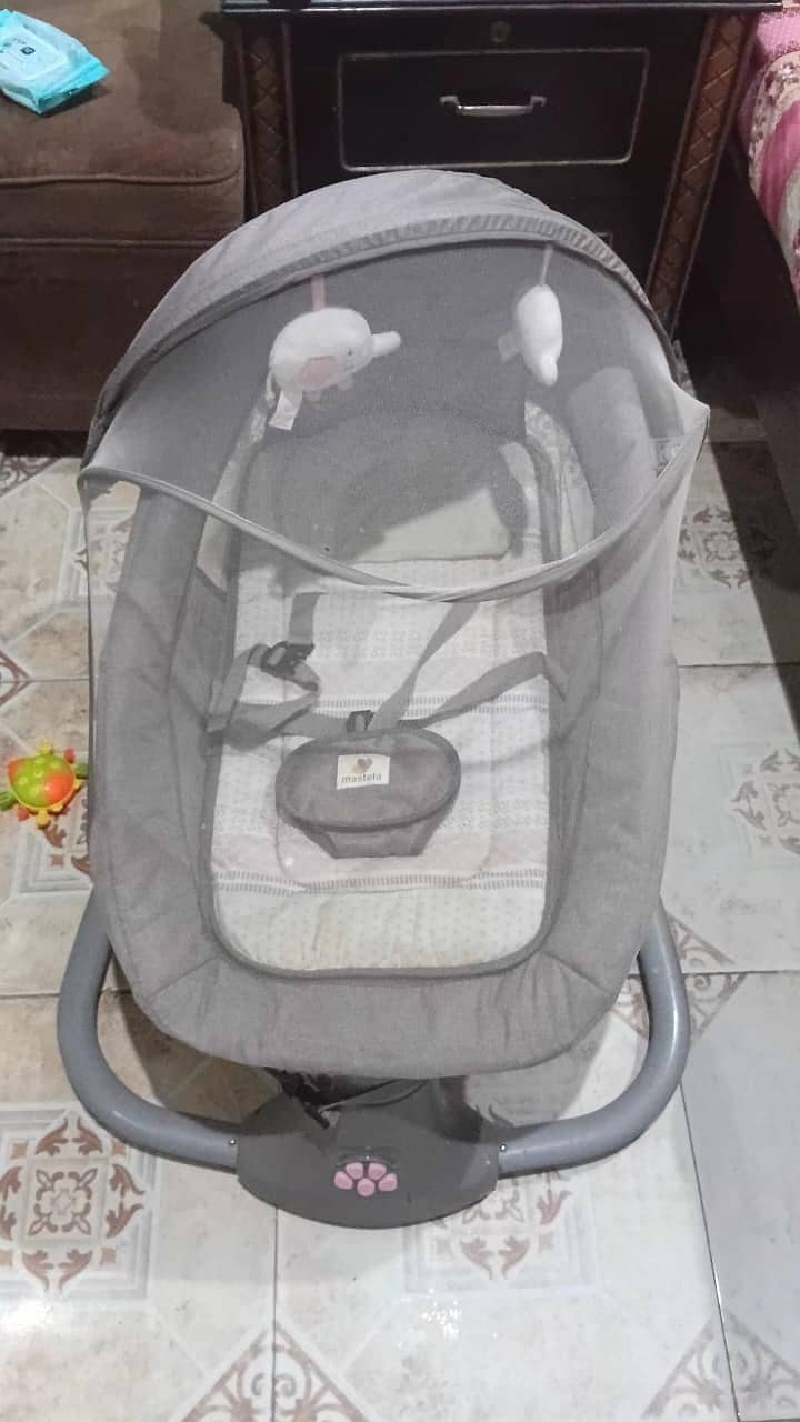 Deluxe multi function bassinet 1