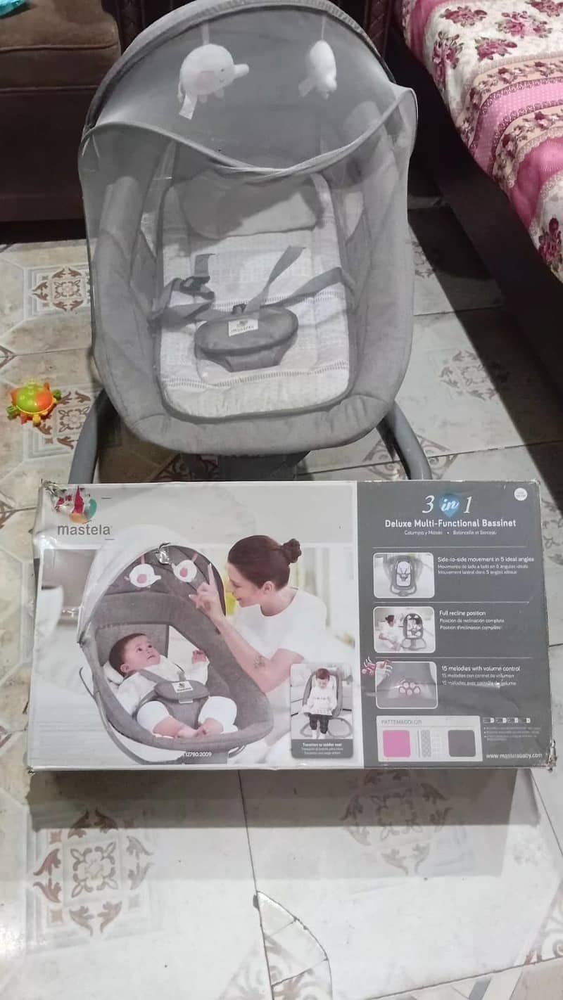 Deluxe multi function bassinet 2
