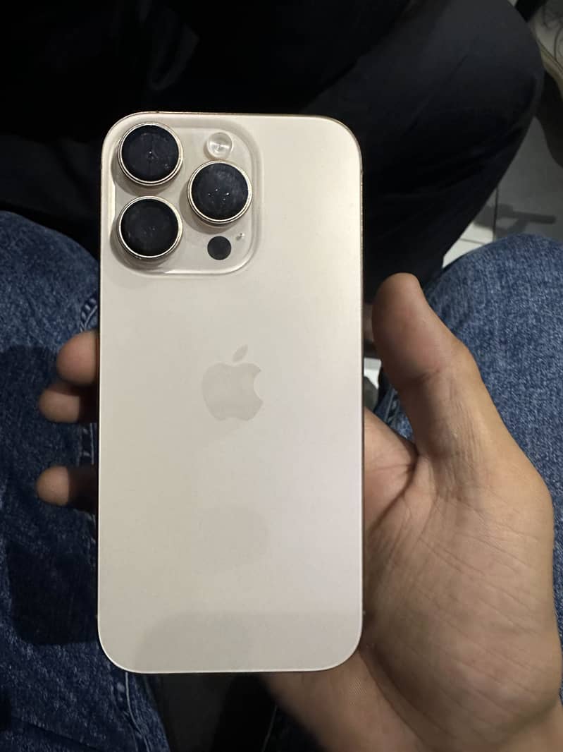 Apple iPhone 16 Pro 0