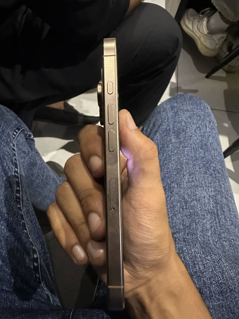 Apple iPhone 16 Pro 5