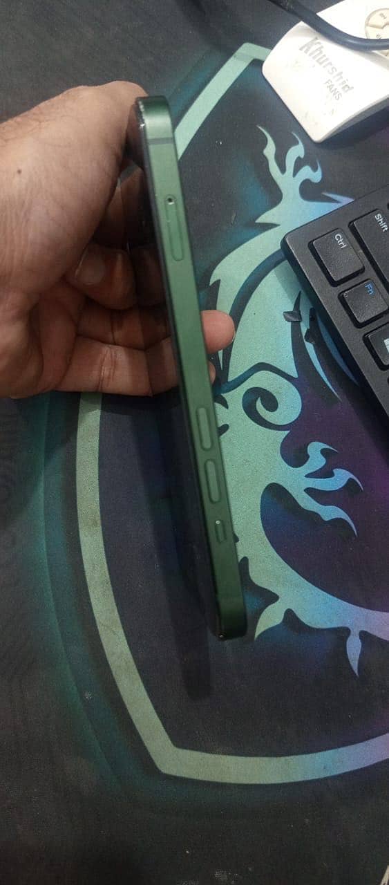Apple iPhone 13 1